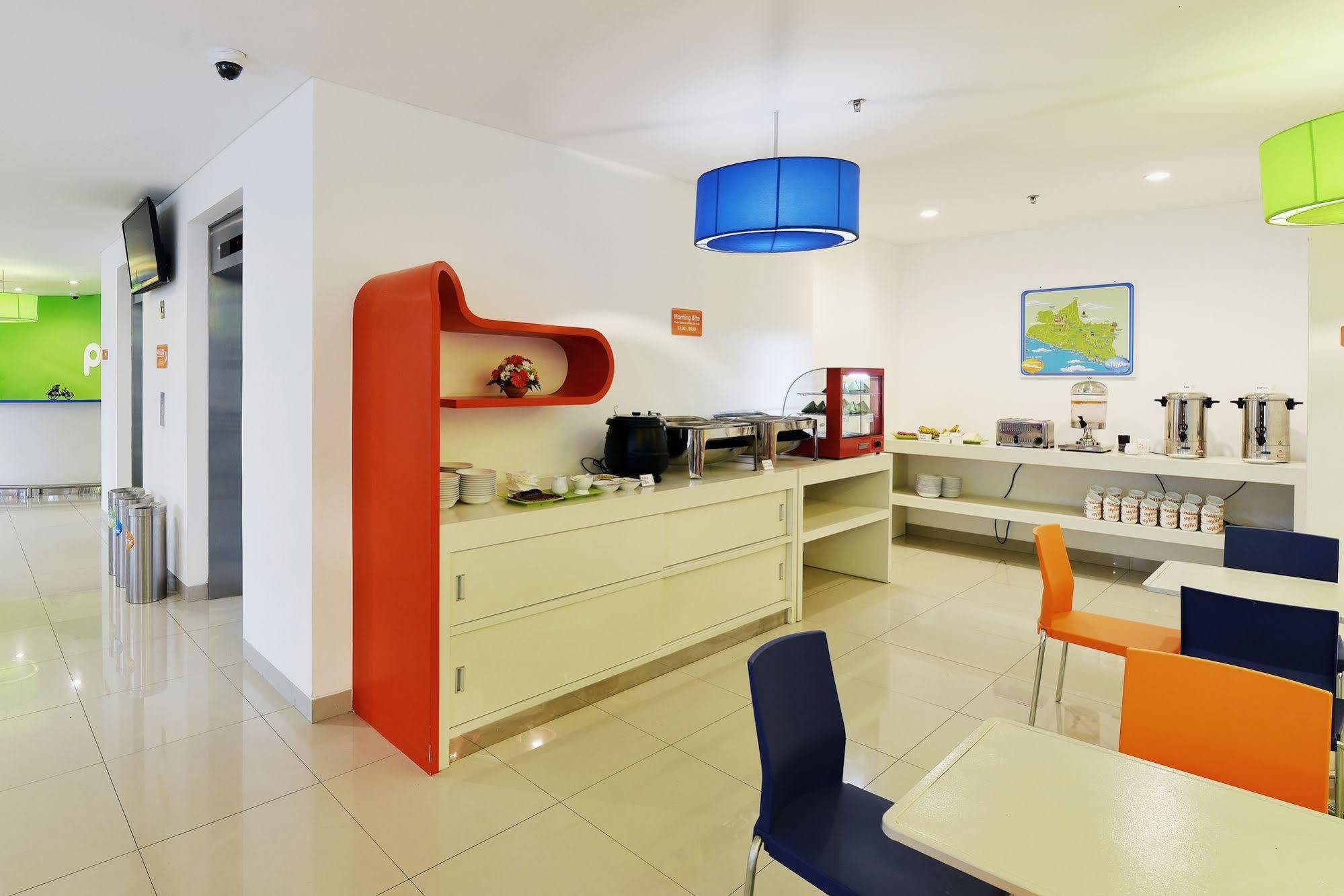 Pop! Hotel Malioboro - Джокьякарта Экстерьер фото