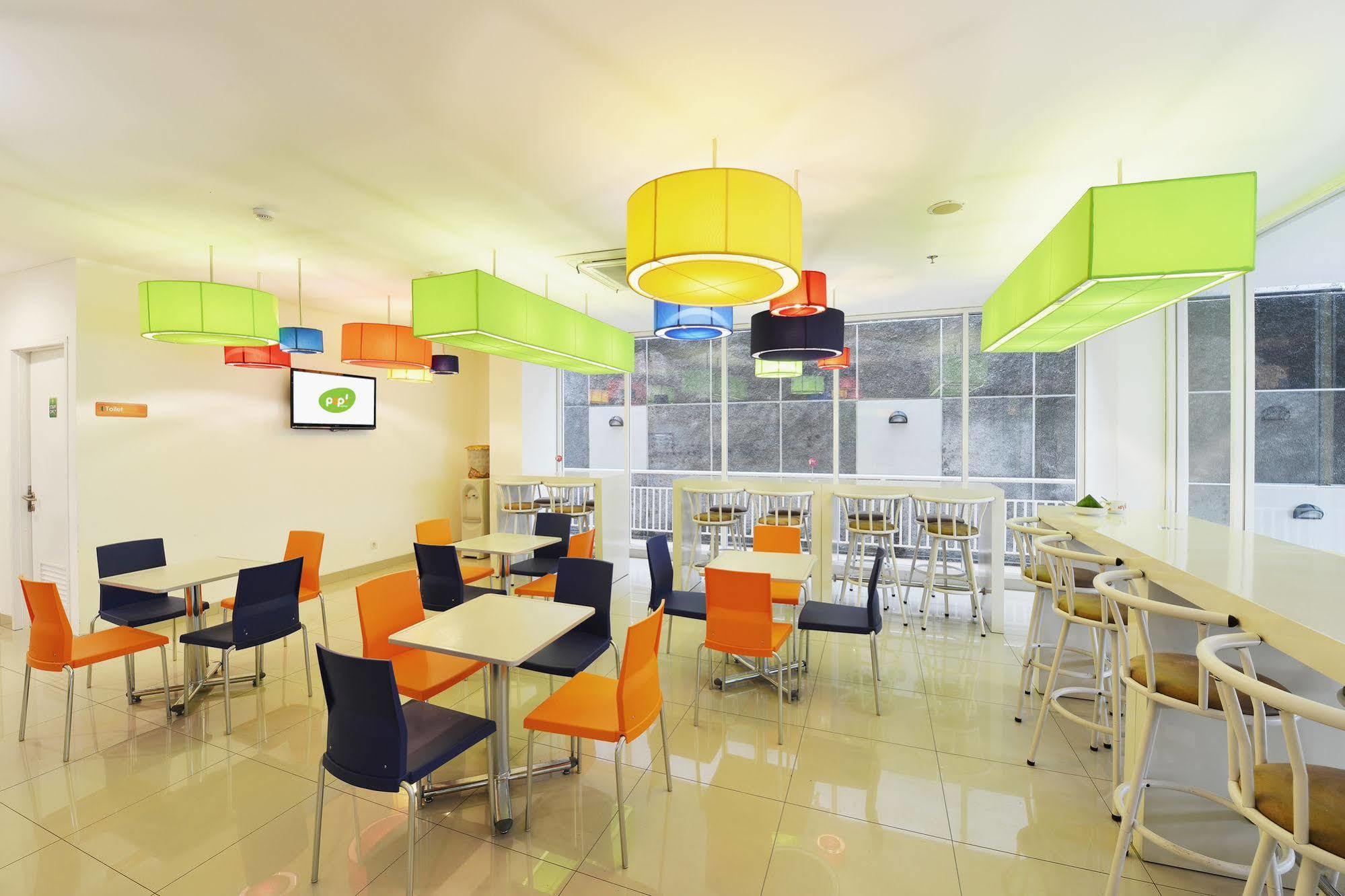 Pop! Hotel Malioboro - Джокьякарта Экстерьер фото